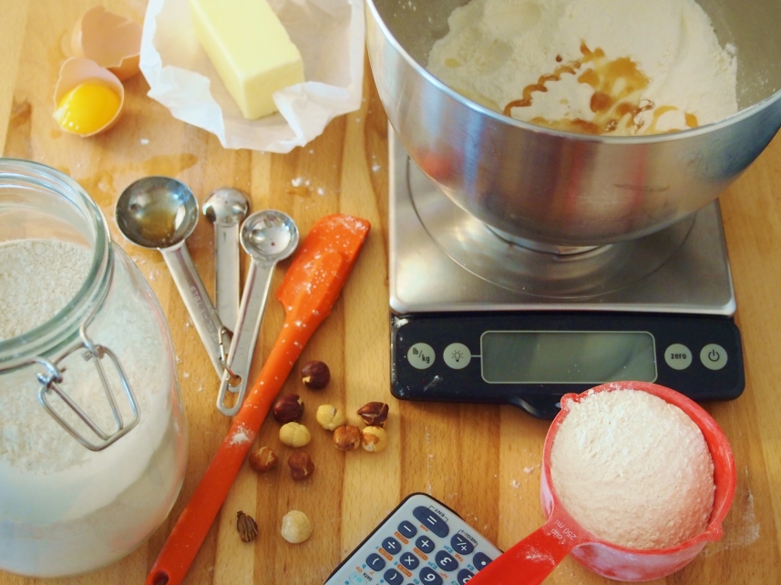 Cooking with a kitchen scale